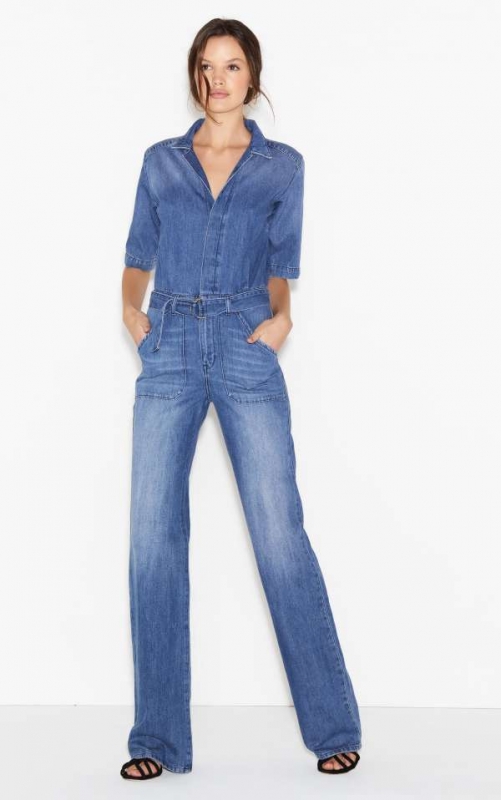 Quelles chaussures porter avec une combinaison en jean ?